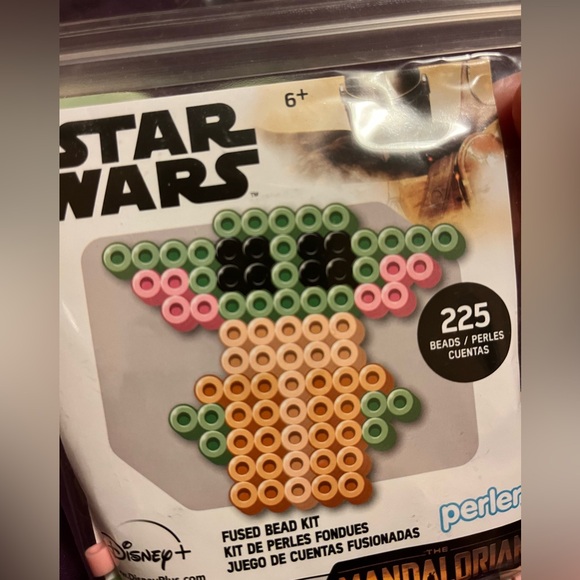 Grogu Gift Set: Grogu ears headband, Grogu holding soup ring, Grogu bead fuse - Picture 4 of 7